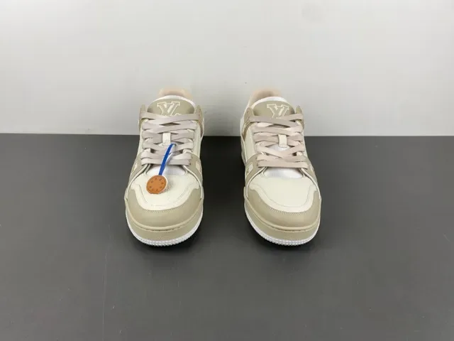 Louis Vuitton LV Trainer Beige Blanc Semelle multicouche Tissu et cuir grainé Sneakers Lifestyle 11