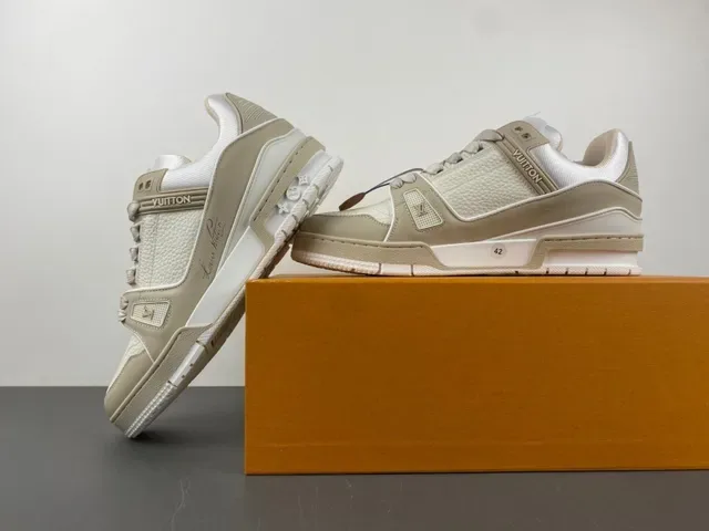 Louis Vuitton LV Trainer Beige Blanc Semelle multicouche Tissu et cuir grainé Sneakers Lifestyle 14