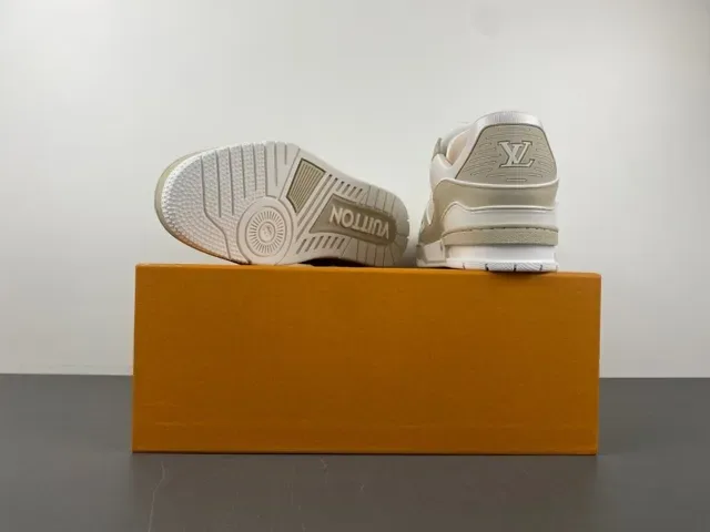 Louis Vuitton LV Trainer Beige Blanc Semelle multicouche Tissu et cuir grainé Sneakers Lifestyle 16