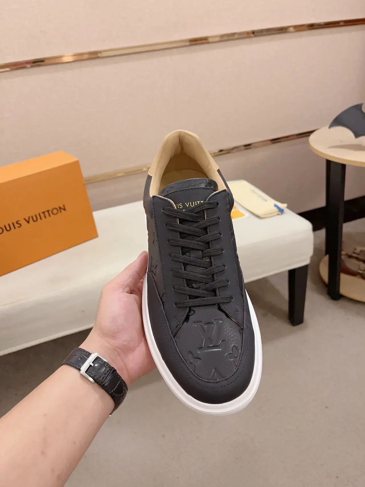 Louis Vuitton LV Trainer 黑/米色 压花蒙马特皮革 白平台鞋底 生活运动鞋 5