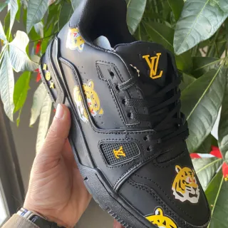 Louis Vuitton LV Trainer zapatillas negras amarillas suela gruesa en capas cuero sintético superior estilo de vida