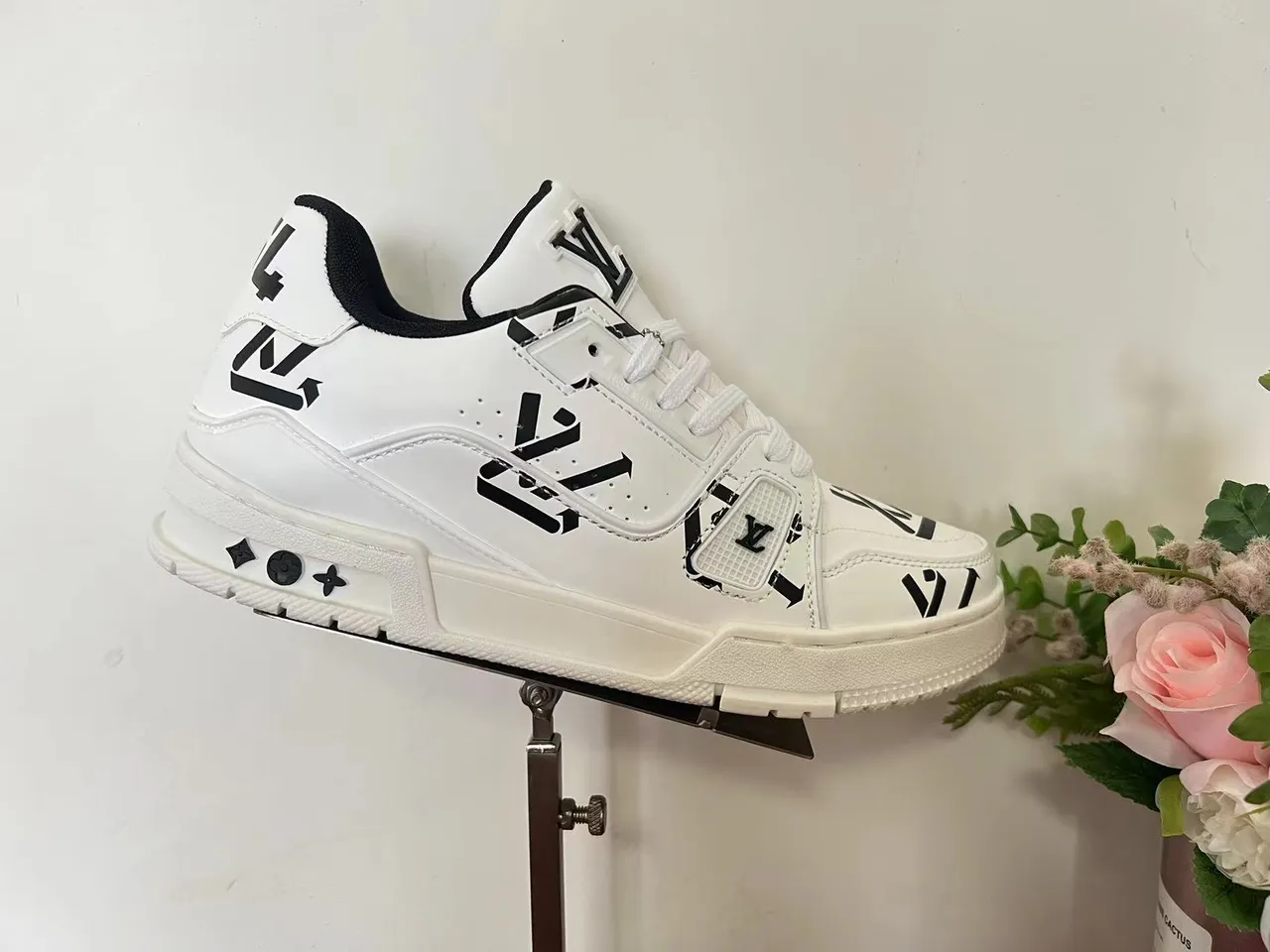 Louis Vuitton LV Trainer Black Yellow Chunky Layered Sole Synthetic Leather Upper Lifestyle Sneakers 13