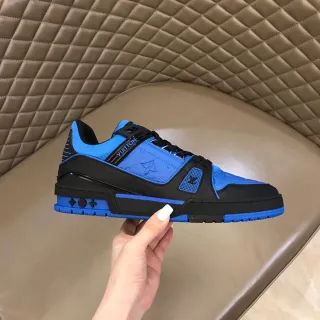 Louis Vuitton LV Trainer Zapatillas lifestyle azul negro con capas sintéticas superpuestas y media suela esculpida