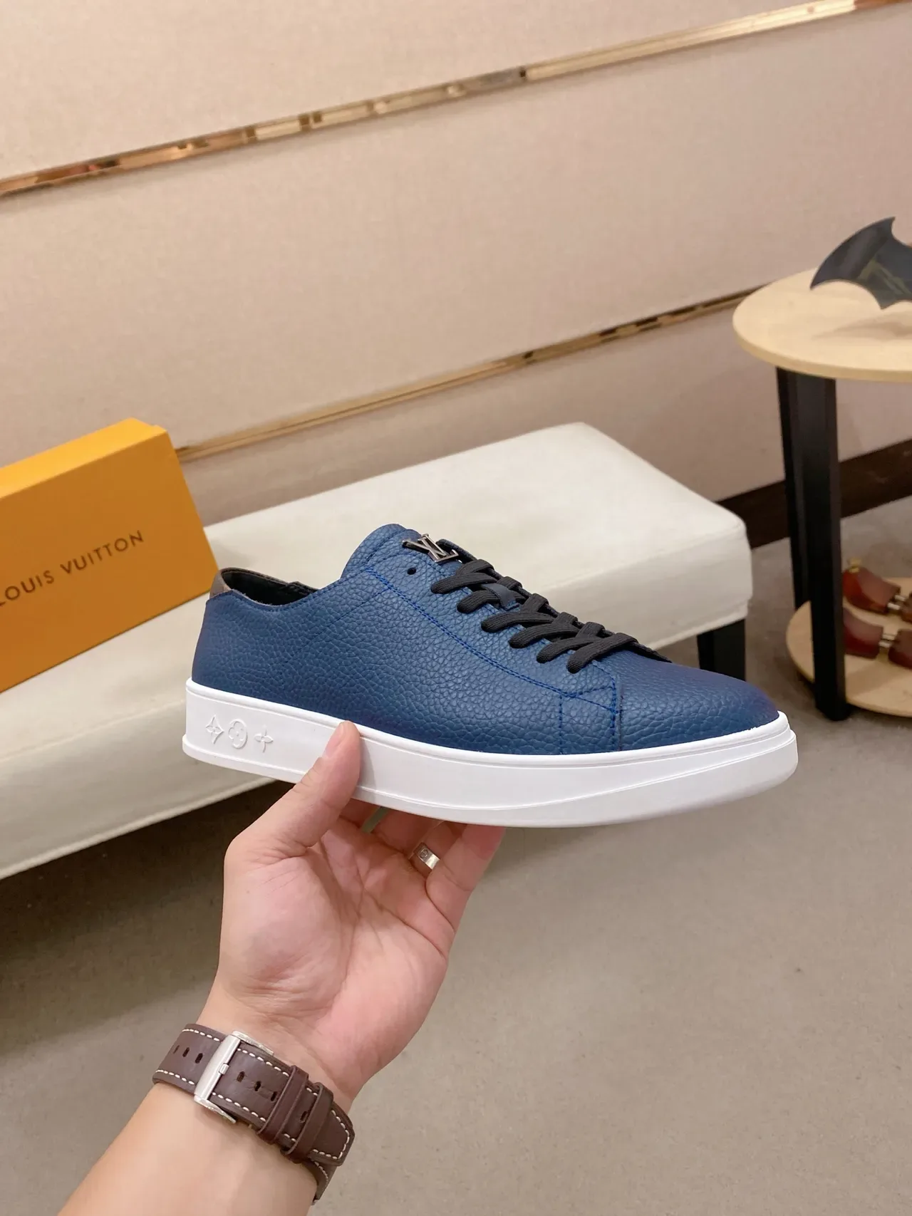 Louis Vuitton LV Trainer Chaussures Bleues Noires Cuir Granulé Supérieur Semelle Plateforme Blanche Épaisse Chaussures Lifestyle 4