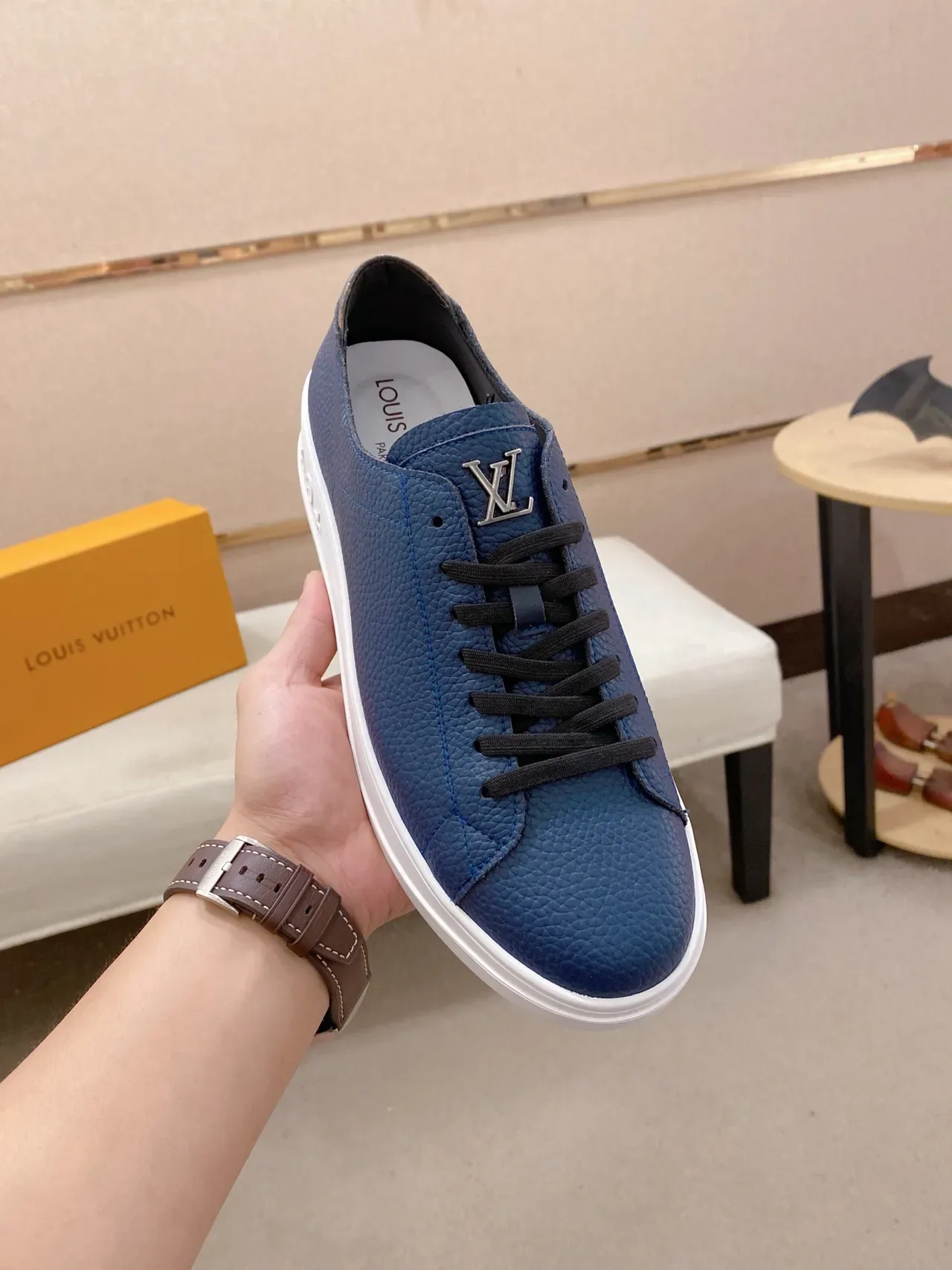 Louis Vuitton LV Trainer Chaussures Bleues Noires Cuir Granulé Supérieur Semelle Plateforme Blanche Épaisse Chaussures Lifestyle 5