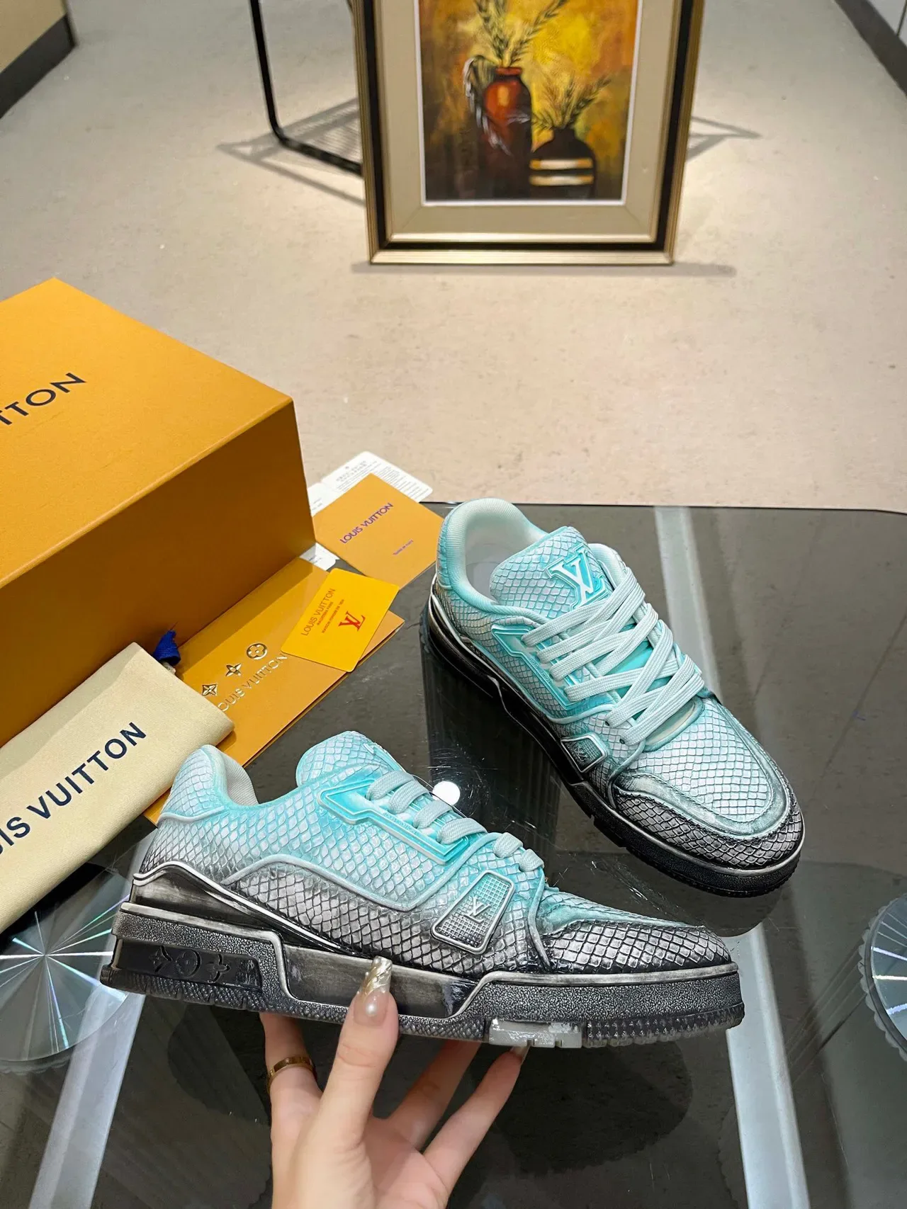 লুইস ভিত্তন LV Trainer নীল রূপালি কম উঁচু সাপ-এমবসড চামড়া লাইফস্টাইল স্নিকার 8