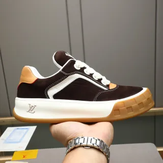 Louis Vuitton LV Trainer Marrón Beige Ante Costuras Contrastantes Lifestyle Sneakers