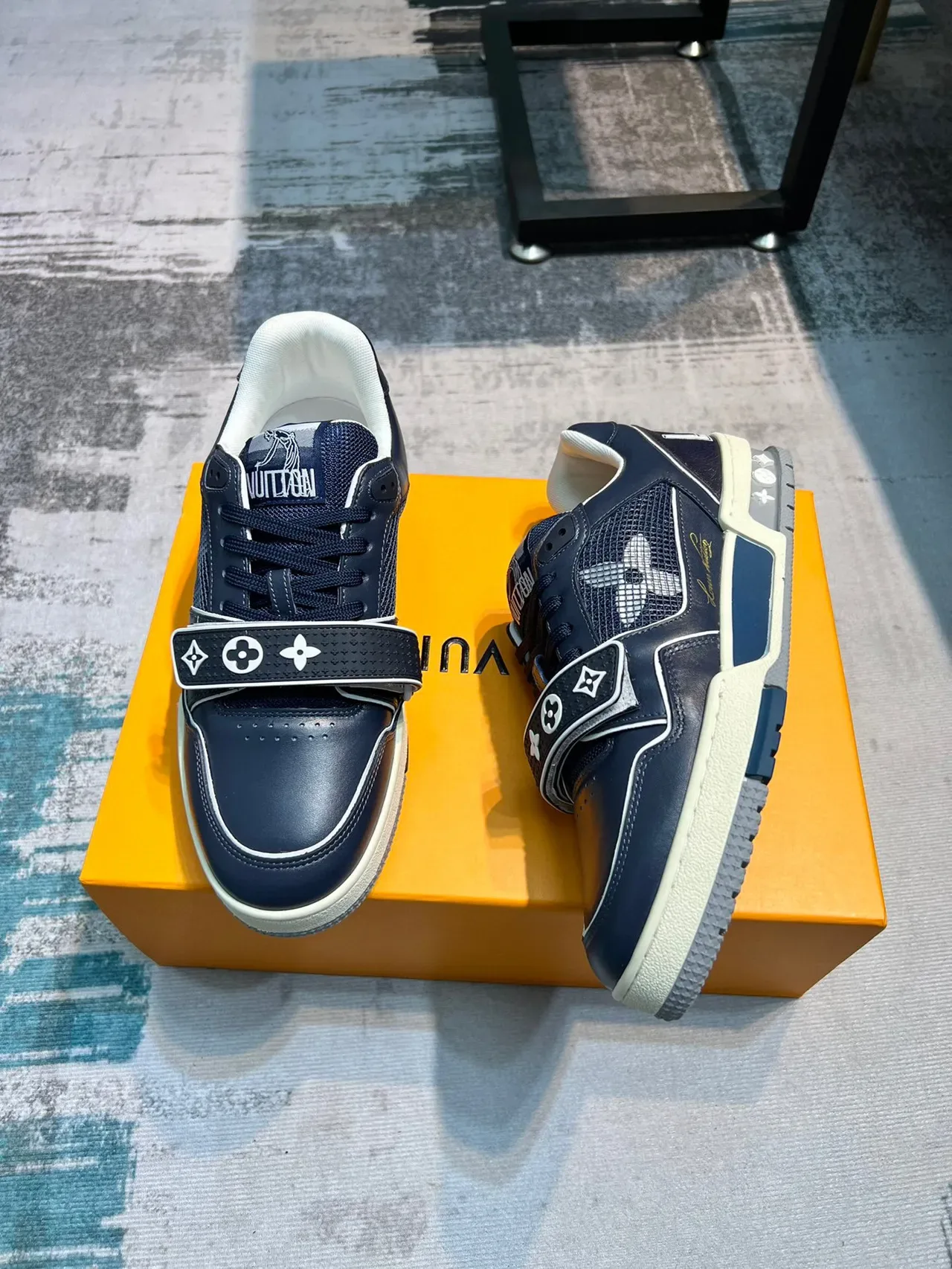 路易威登 LV Trainer 海军白 低帮 印花带 生活运动鞋 3