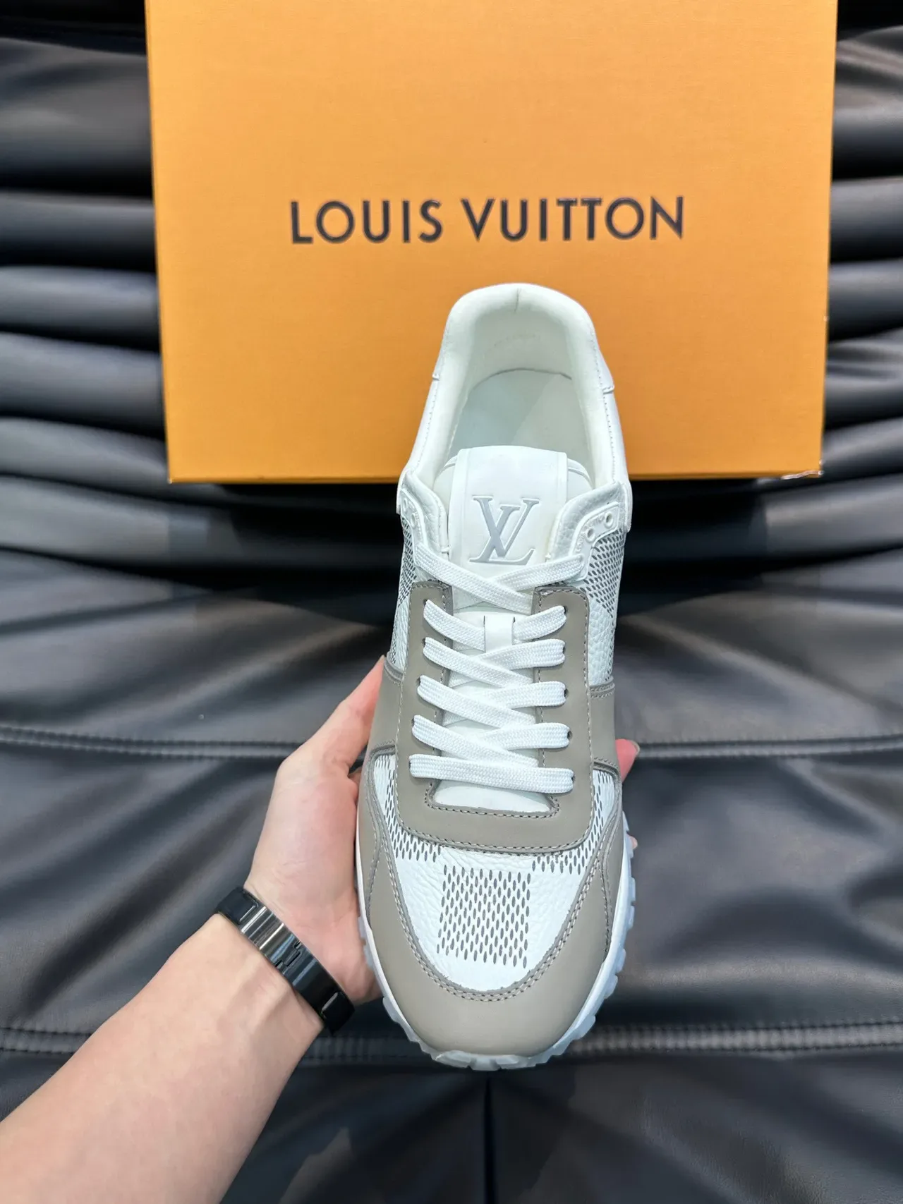Louis Vuitton LV Trainer Tênis Lifestyle Branco Bege Low-Top Malha e Couro Panelado 6