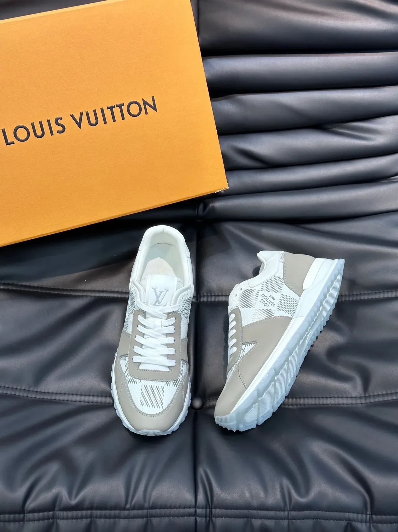 Louis Vuitton LV Trainer Tênis Lifestyle Branco Bege Low-Top Malha e Couro Panelado 9