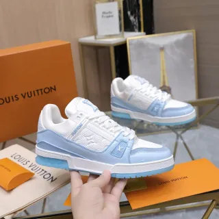Louis Vuitton LV Trainer Blanco Azul Monograma Embossed Cuero Ligero Patent Overlays Zapatillas Lifestyle