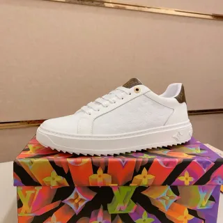 Louis Vuitton LV Trainer Blanco Marrón Cuero Texturizado Superior Etiqueta de Talón Monograma Zapatillas Lifestyle
