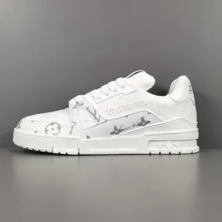 Louis Vuitton LV Trainer Zapatillas Lifestyle Blancas y Grises con Suela Esculturada Monogram-Print