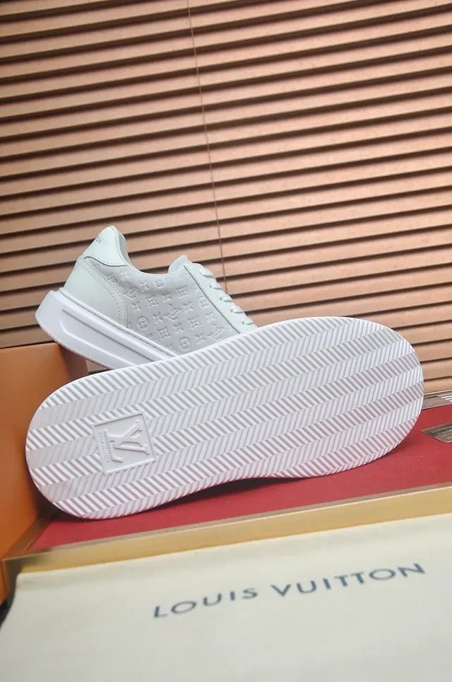 लুইस ভিটন LV Trainer সাদা Monogrammed উপরের প্ল্যাটফর্ম সোল लাইफस्टाइल स्निकार 3