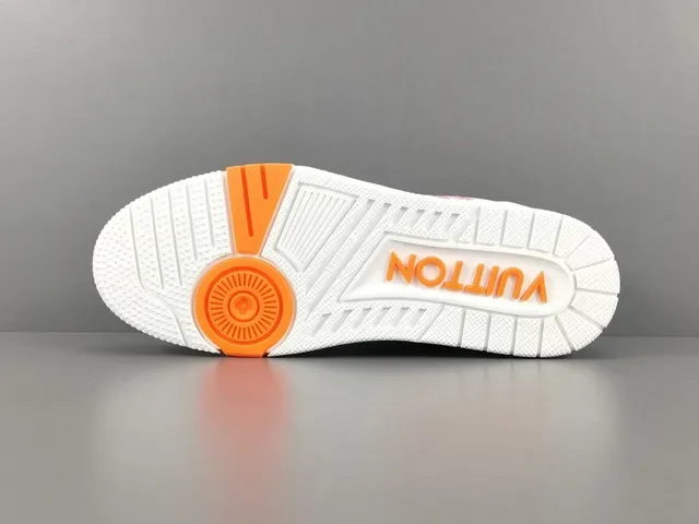 Louis Vuitton LV Trainer Blanc Multicolore Cuir Supérieur Appliqués Graphiques Sneakers Lifestyle 13