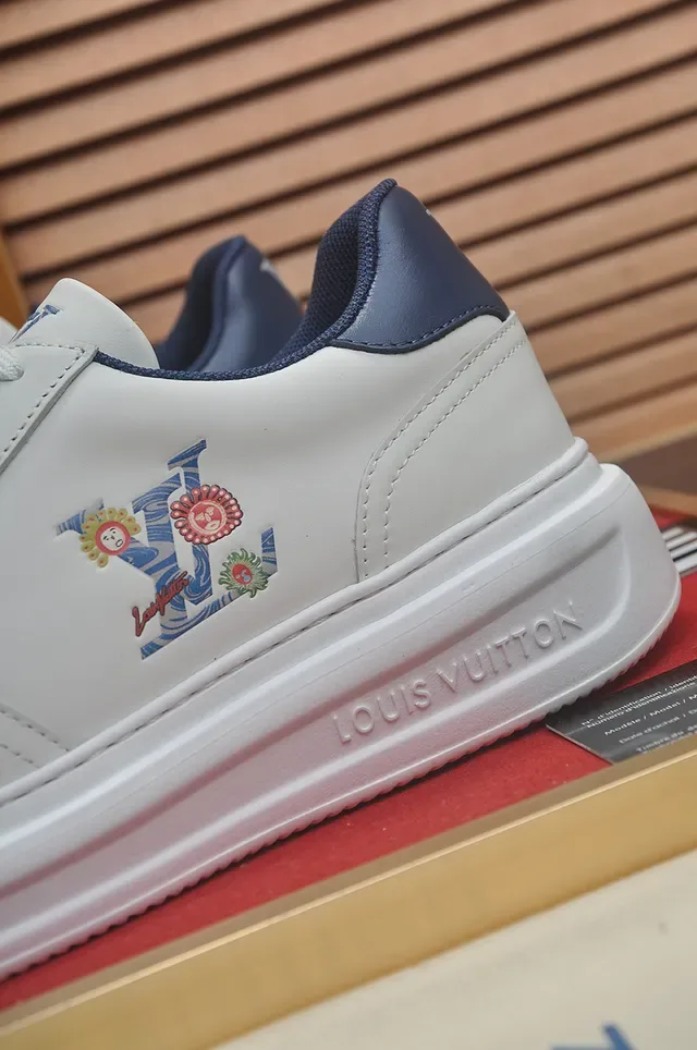 Louis Vuitton LV Trainer أبيض بحري منخفضة الرقبة مطرزة نقشة المونوغرام أسلوب حياة حذاء رياضي 2
