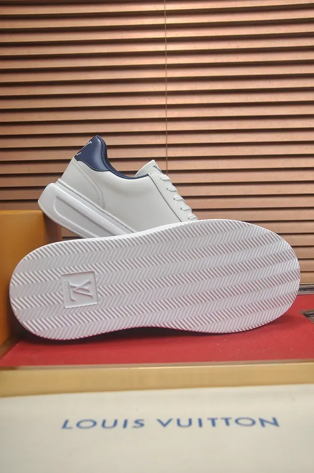 Louis Vuitton LV Trainer أبيض بحري منخفضة الرقبة مطرزة نقشة المونوغرام أسلوب حياة حذاء رياضي 3