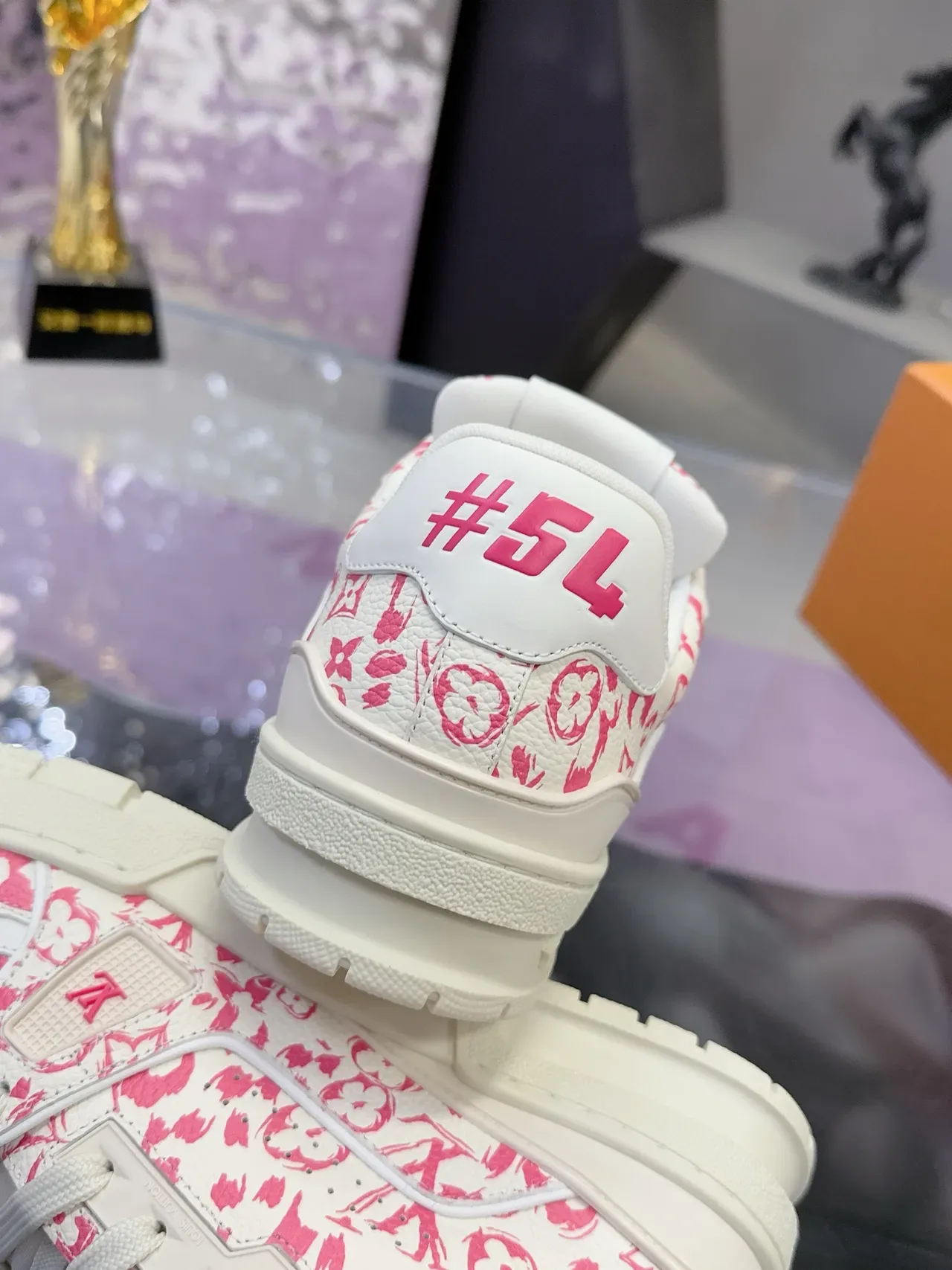 Louis Vuitton LV Trainer Sneakers Lifestyle Blancs Roses Low-Top Semelle Chunky 4