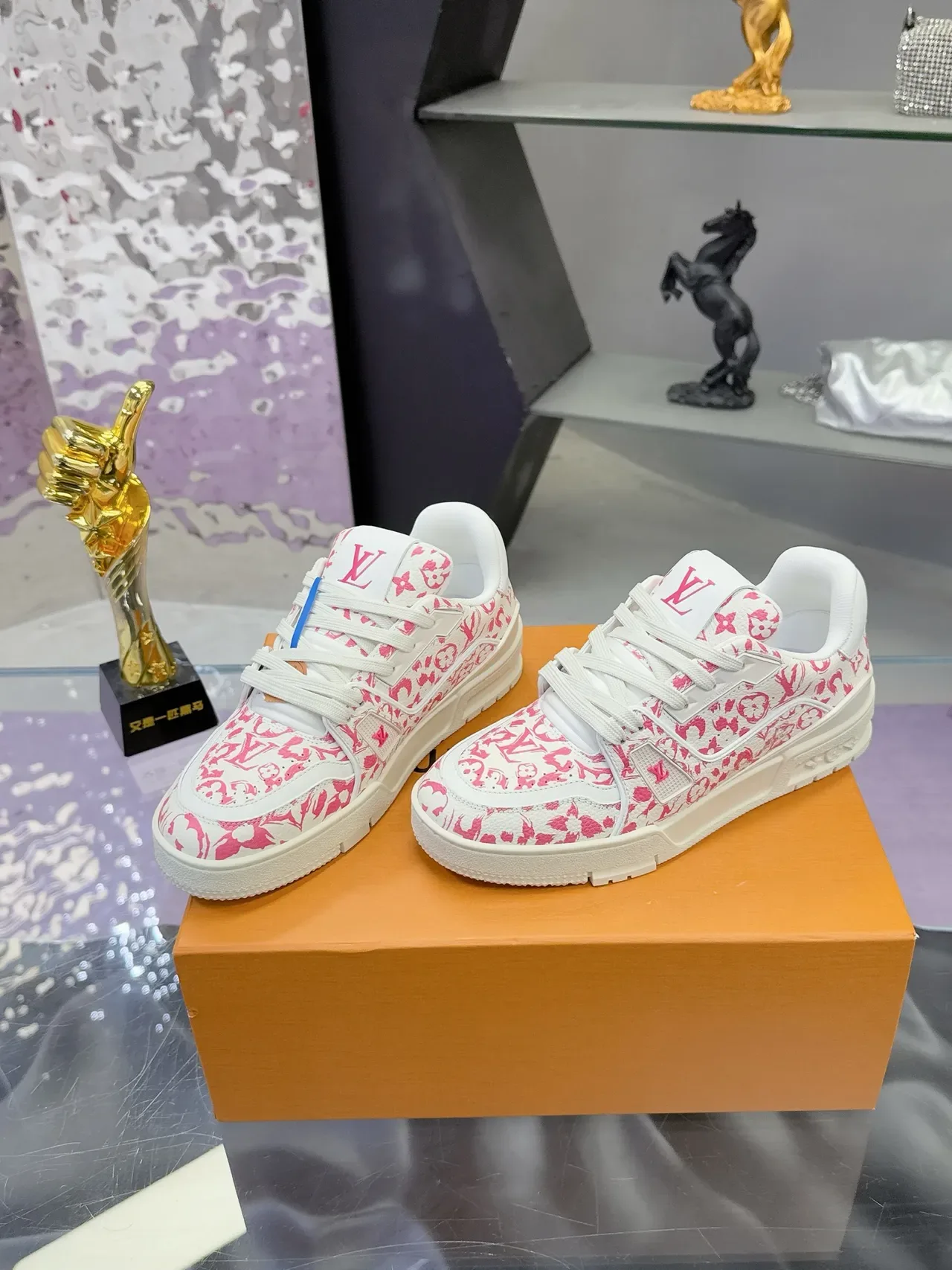 Louis Vuitton LV Trainer Sneakers Lifestyle Blancs Roses Low-Top Semelle Chunky 5