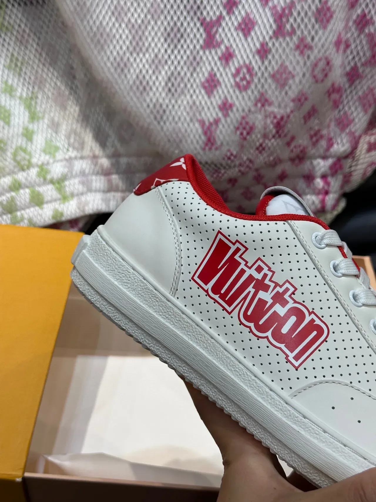 Louis Vuitton LV Trainer সাদা লাল পরফোরেটেড লেদার লো-টপ লাইফস্টাইল স্নিকার 7