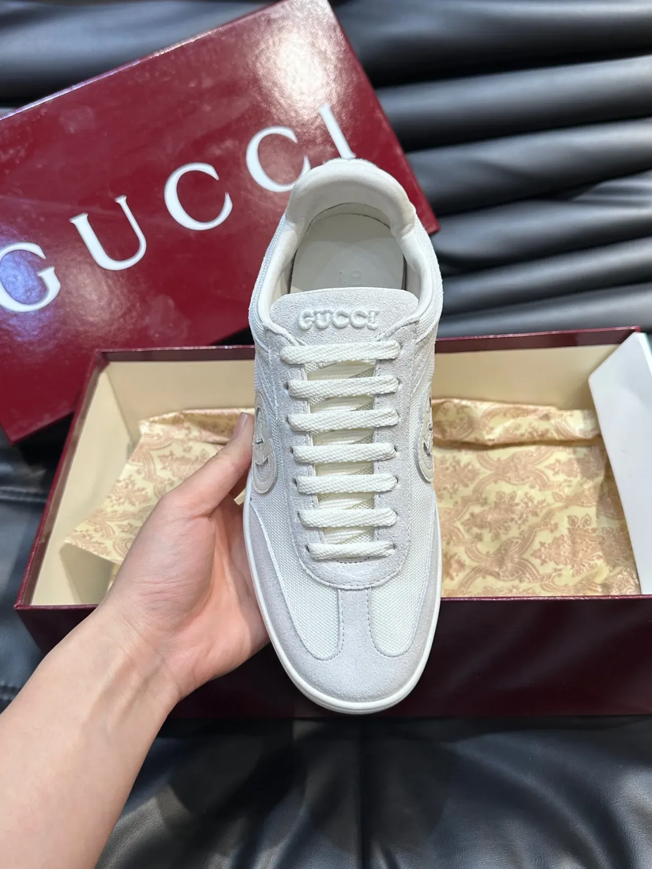 Louis Vuitton LV Trainer সাদা লাল পরফোরেটেড লেদার লো-টপ লাইফস্টাইল স্নিকার 11