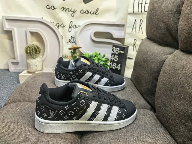 Louis Vuitton LV Trainer White Silver Monogram-Printed Leather Upper Perforated Toe Cap Lifestyle Sneakers 21