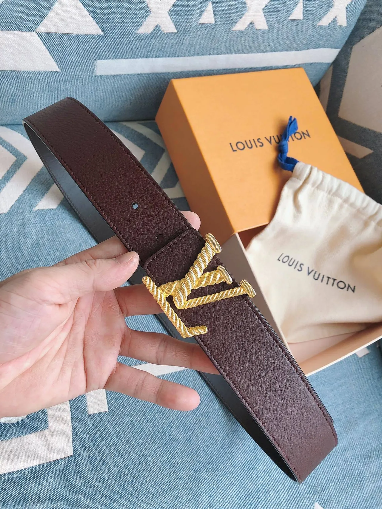Louis Vuitton LV Twist بني ذهبي حبل ملتوي مونوغرام إبزيم جلد حبيبي حزام 4