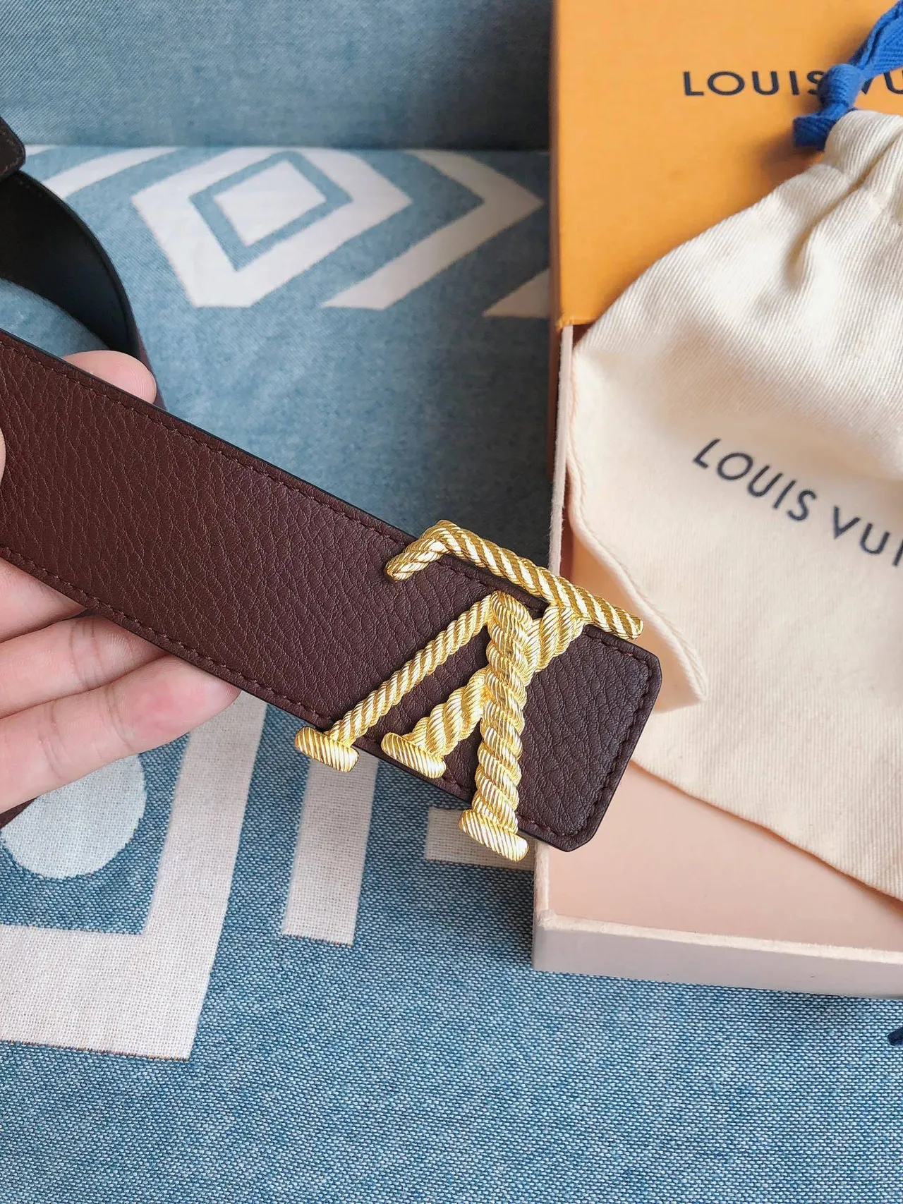 Louis Vuitton LV Twist بني ذهبي حبل ملتوي مونوغرام إبزيم جلد حبيبي حزام 8