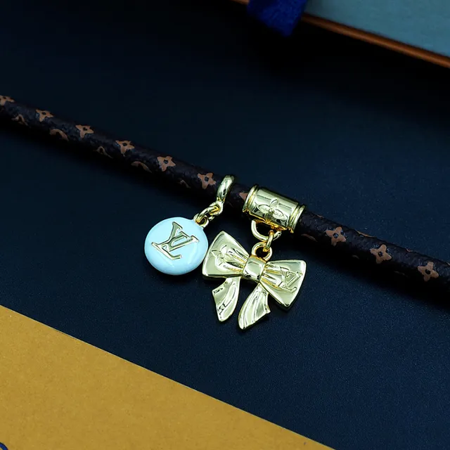 Louis Vuitton Monogram Pulsera de cordón trenzado de oro con charm 2