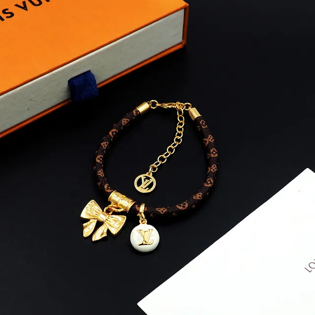 Louis Vuitton Monogram Pulsera de cordón trenzado de oro con charm 4