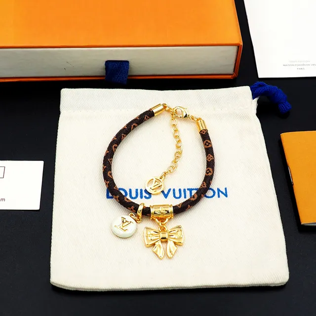 Louis Vuitton Monogram Pulsera de cordón trenzado de oro con charm 6