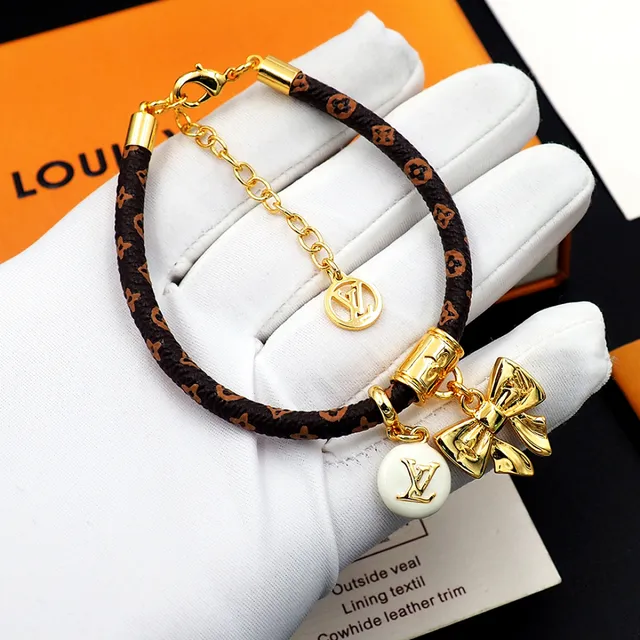 Louis Vuitton Monogram Pulsera de cordón trenzado de oro con charm 7