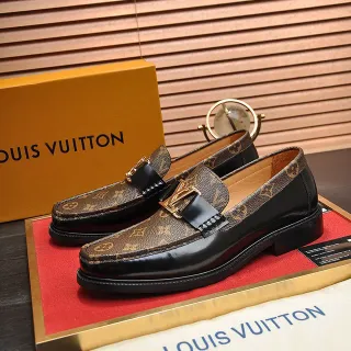 Louis Vuitton 印花帆布和漆皮 LV 扣 乐福鞋