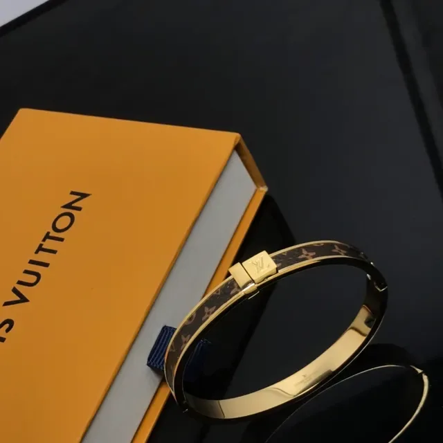 Louis Vuitton Monogram Canvas Bangle Dourado Marrom Com Dobradiças e Incrustação 3