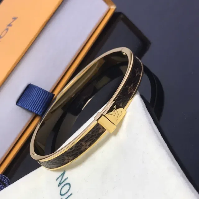 Louis Vuitton Monogram Canvas Bangle Dourado Marrom Com Dobradiças e Incrustação 4