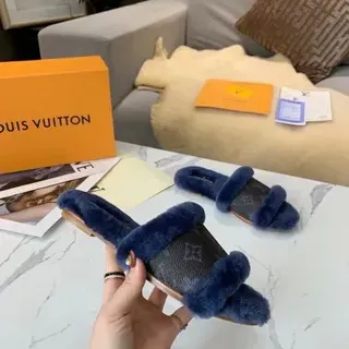 Louis Vuitton Monogram Lona Canvas Azul Marino con Forro de Shearling
