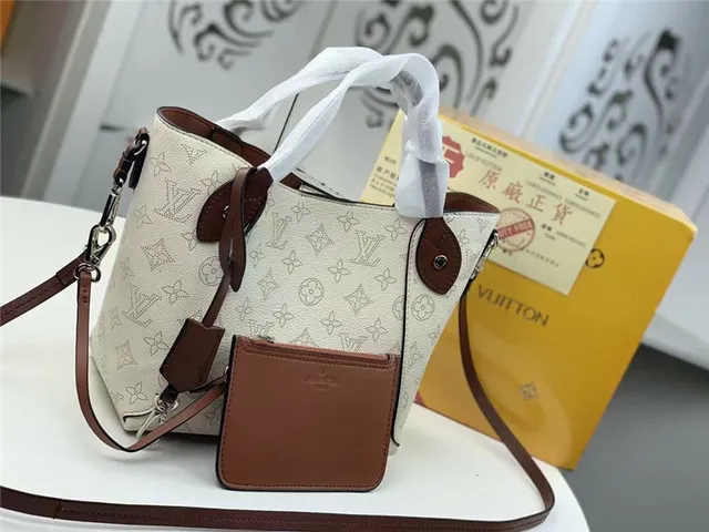 Louis Vuitton Monogram Canvas Structured Mini Top-Handle Handbag 9