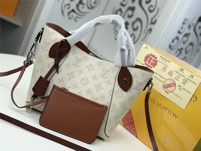 Louis Vuitton Monogram Canvas Structured Mini Top-Handle Handbag 10