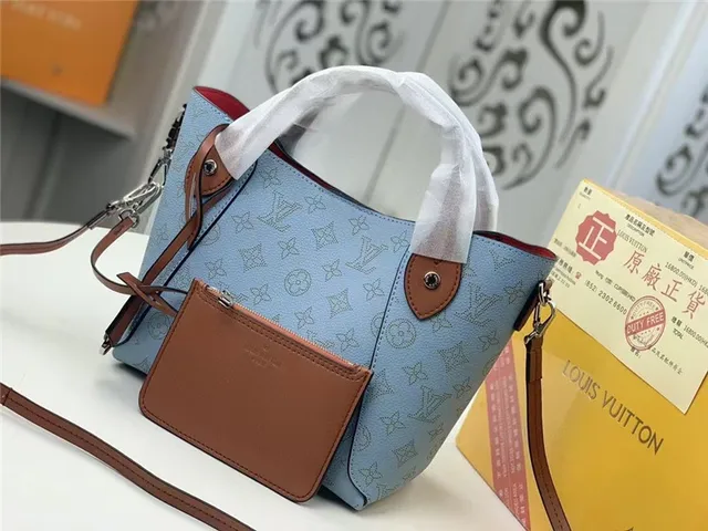 Louis Vuitton Monogram Canvas Structured Mini Top-Handle Handbag 17