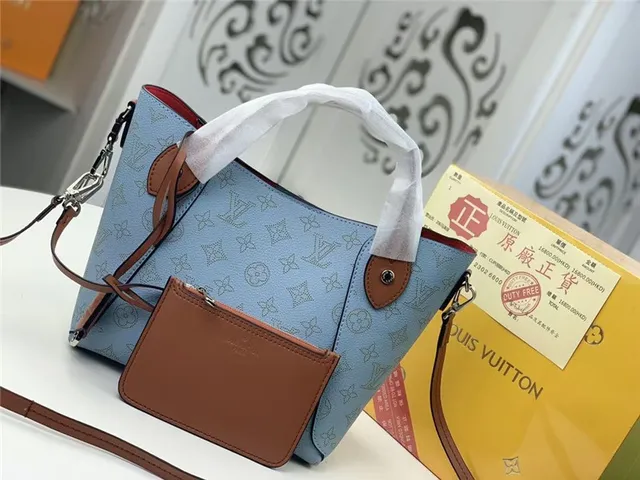 Louis Vuitton Monogram Canvas Structured Mini Top-Handle Handbag 19