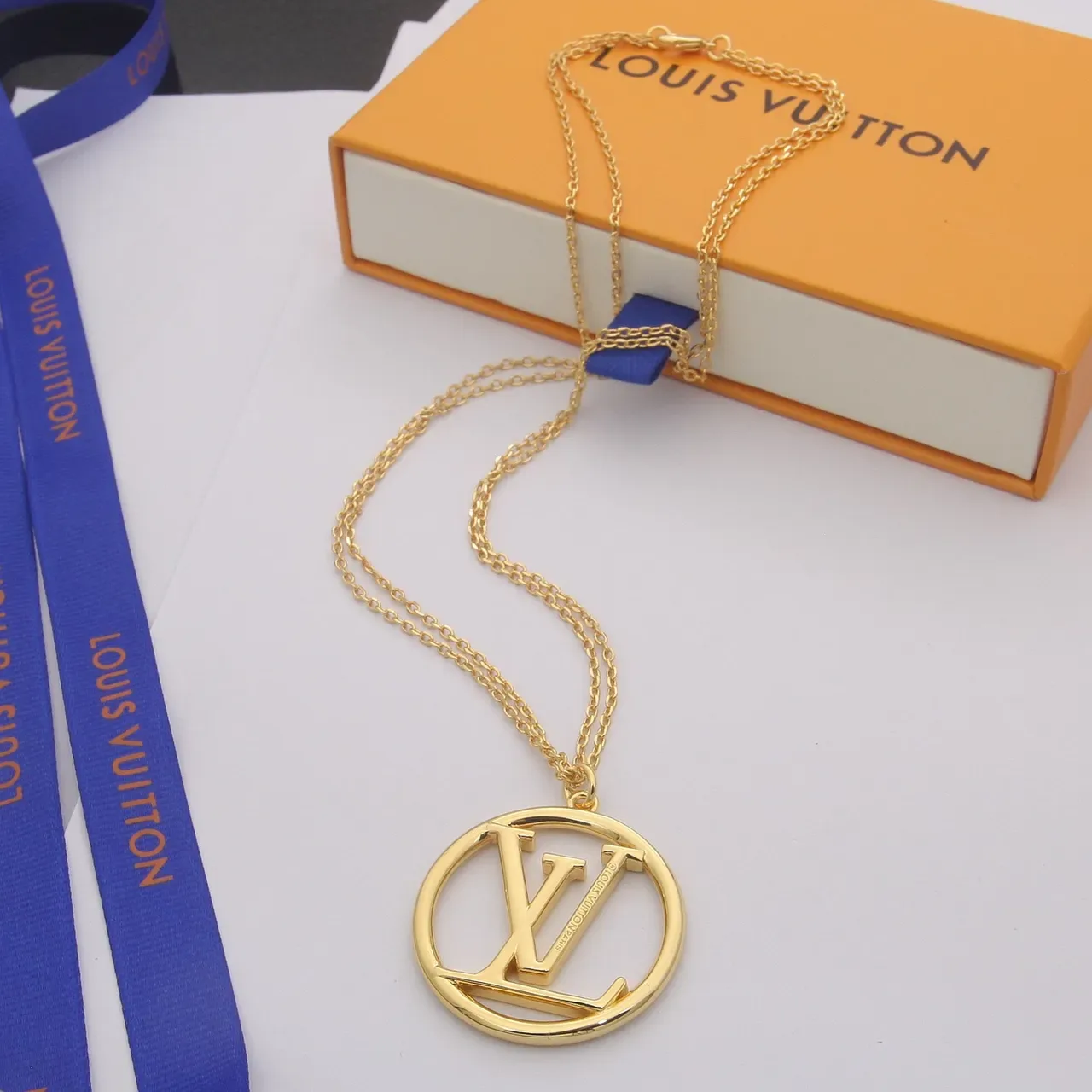Louis Vuitton Monogram Circle Rose-Gold Pendant Necklace 2