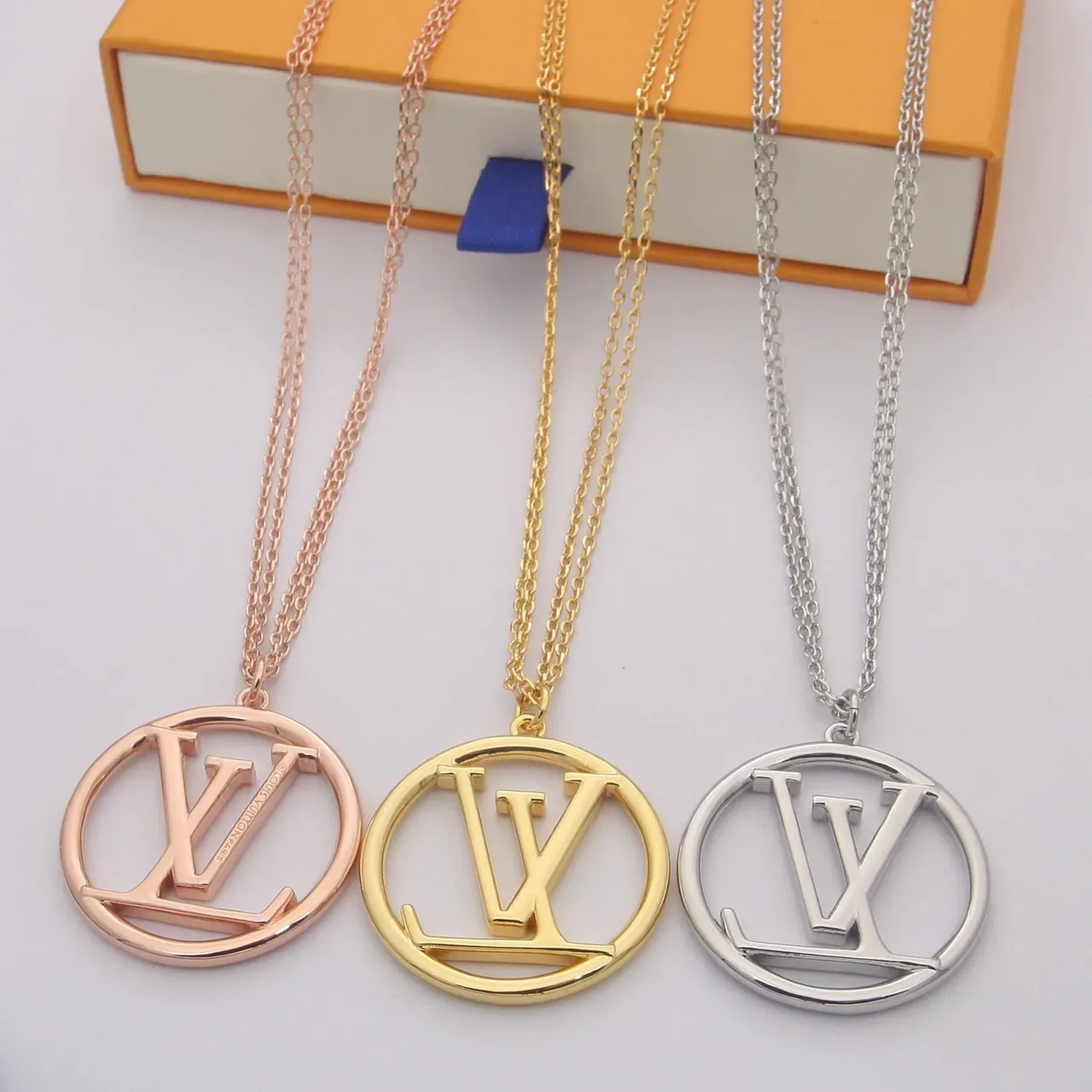 Louis Vuitton Monogram Circle Rose-Gold Pendant Necklace 6