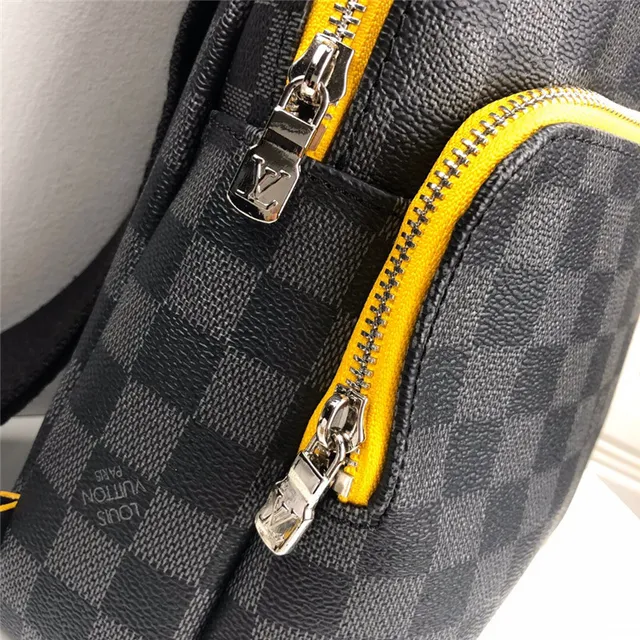 Louis Vuitton Monogram Eclipse Bolsa mensageiro 4