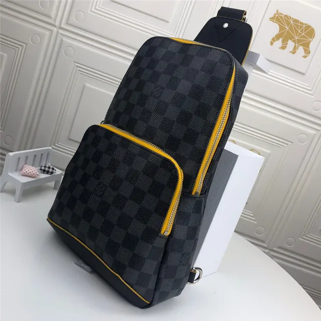 Louis Vuitton Monogram Eclipse Bolsa mensageiro 9