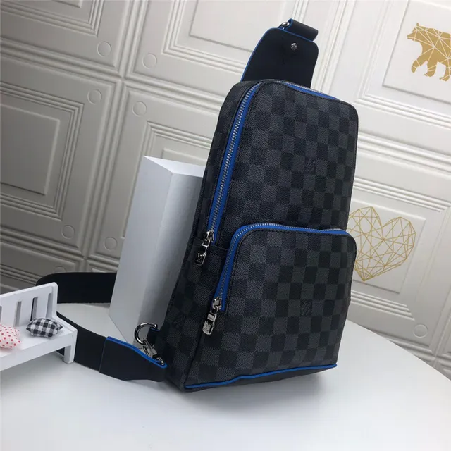 Louis Vuitton Monogram Eclipse Bolsa mensageiro 17