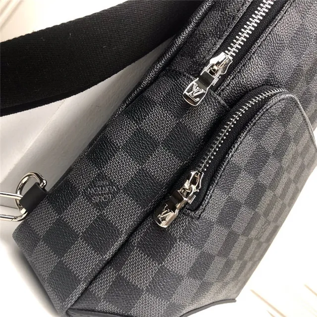 Louis Vuitton Monogram Eclipse Bolsa mensageiro 22