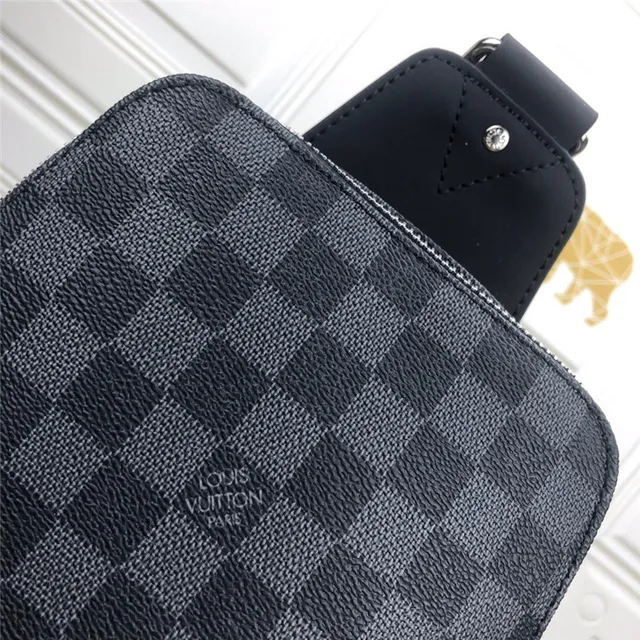 Louis Vuitton Monogram Eclipse Bolsa mensageiro 23