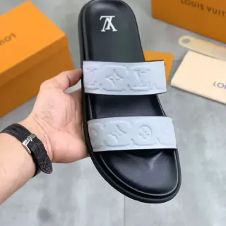 Louis Vuitton Monogram Embossed दो पट्टियों काला और ग्रे स्लिपर्स