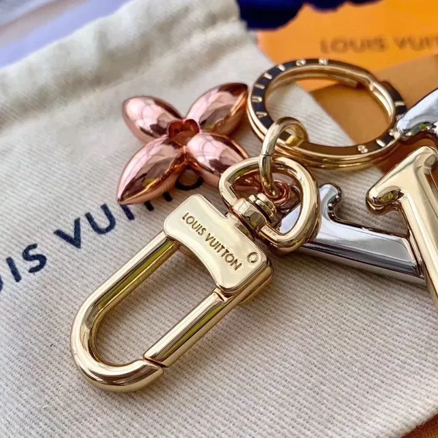 بروش Louis Vuitton Monogram Flower Gold Monogrammed معدني 2
