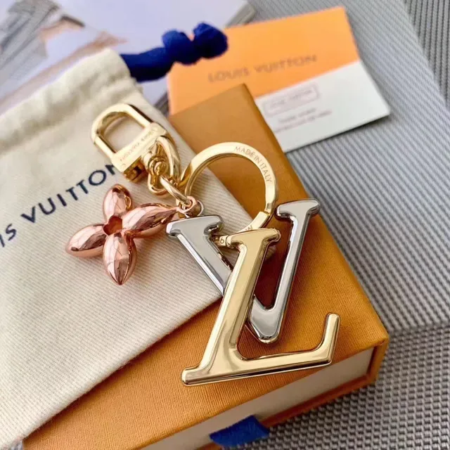 بروش Louis Vuitton Monogram Flower Gold Monogrammed معدني 4